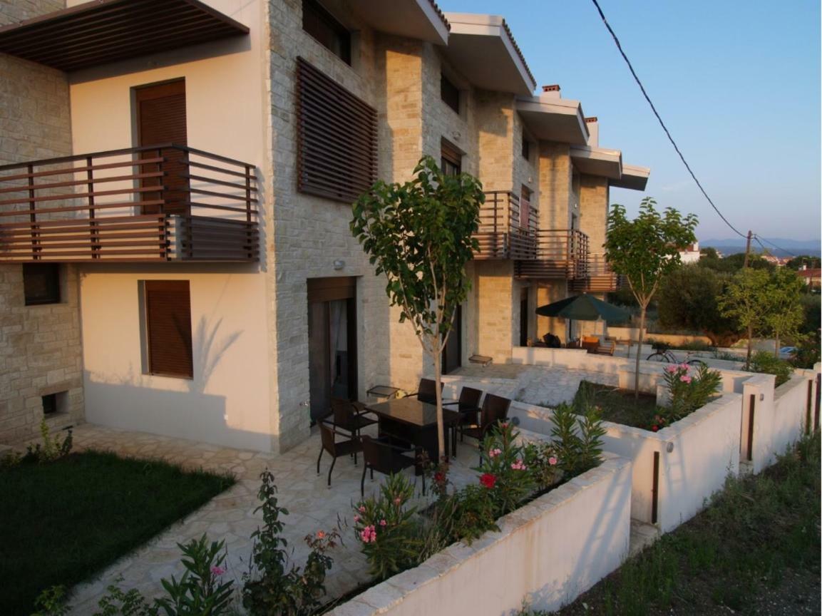 Maisonette Close To The Beach Нікіті Екстер'єр фото