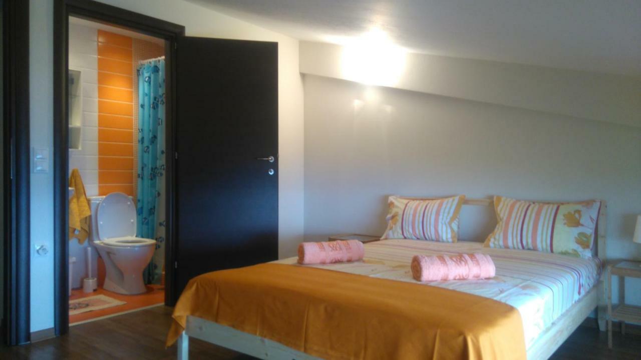 Maisonette Close To The Beach Нікіті Екстер'єр фото